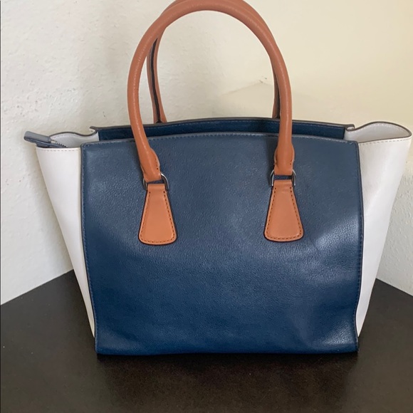 Michael Kors Blue and White Satchel with Timeless Elegance - Picture 5 of 13